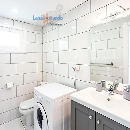 Wonderful 1 Bed With Big Terrace And Sea View In The Portonovo Complex Apartamento